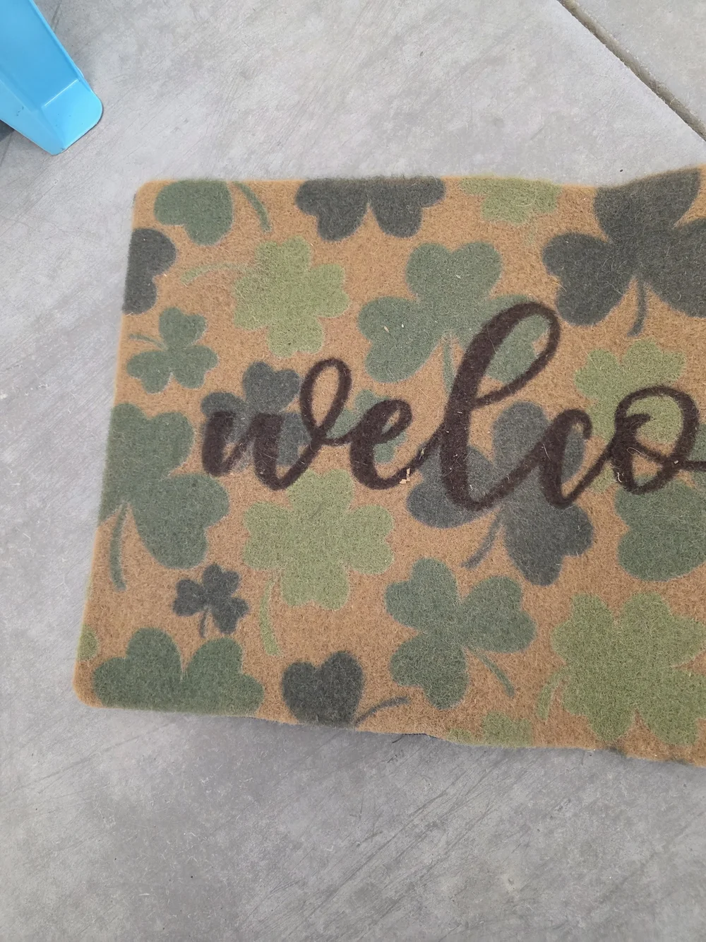 Welcome Shamrock Coir Doormat in Tan and Green